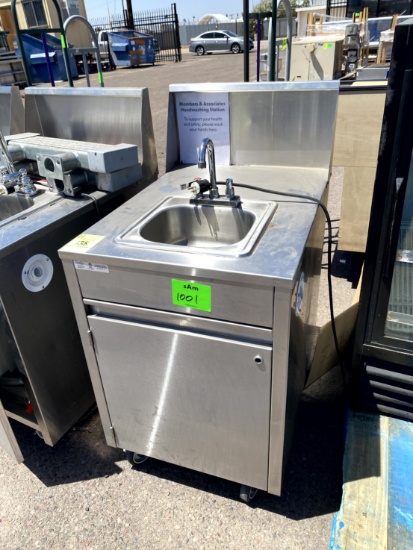 PORTABLE STAINLESS SINK STATION