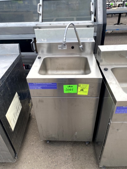PORTABLE STAINLESS SINK STATION