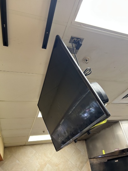LG 50IN DISPLAY W/ MOUNT