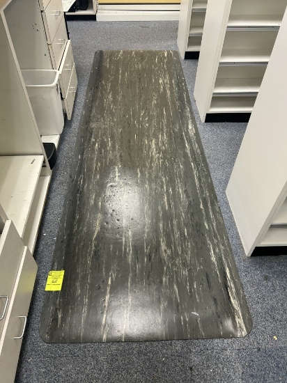 10FT ANTI-FATIGUE MAT IN PHARMACY