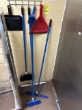 GROUP OF JANITORIAL ITEMS