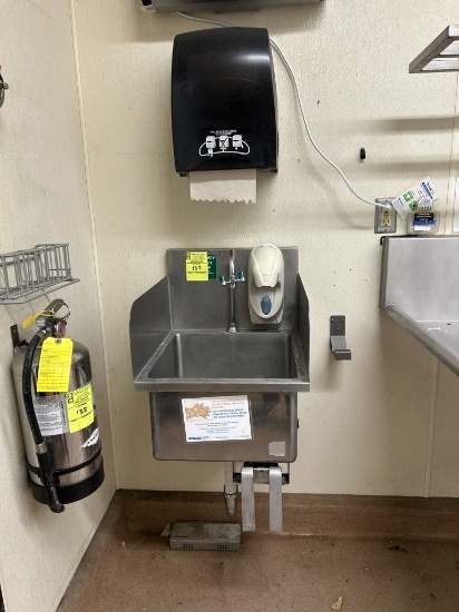 KNEE-OPERATED HAND SINK