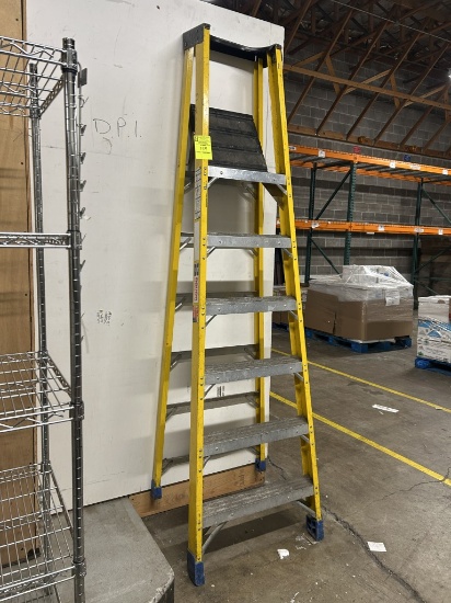 BAUER 7FT FIBERGLASS A-FRAME LADDER W/ PAINTER'S STEP