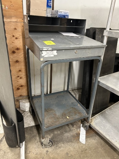 RECEIVING DESK ON CASTERS