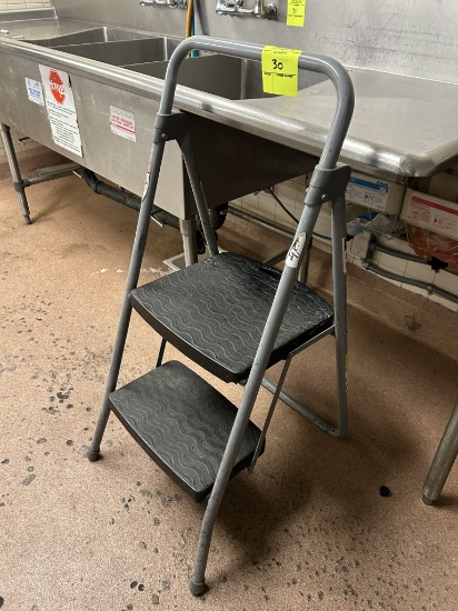 FRONT LINE 2-STEP LADDER