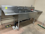 STAINLESS STEEL 3 COMPARTMENT SINK