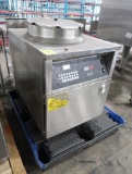 BKI auto-lift fryer