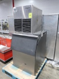 Hoshizaki ice maker w/ storage, self-contained