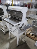 Oliver bread slicer