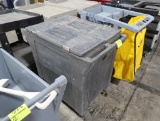 Howe ice transport cart w/ inner dividers