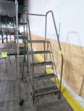 5-step stocking platform