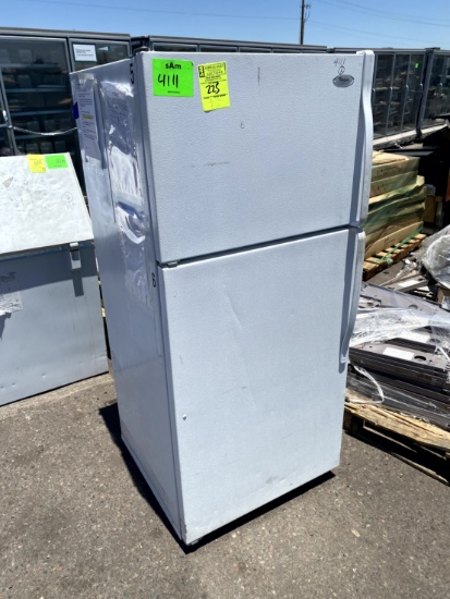 WHIRLPOOL HOUSEHOLD FRIDGE