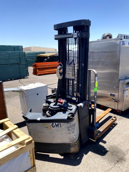 CROWN ELECTRIC WALKIE STACKER