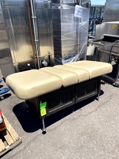 MASSAGE BED