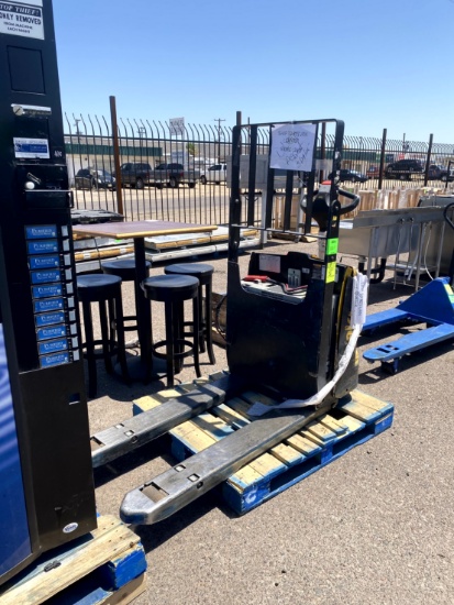 YALE ELECTRIC PALLET JACK