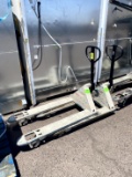 CROWN MANUAL 5500LBS PALLET JACKS