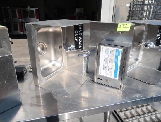 hand sink w/ motion detector & towell dispenser