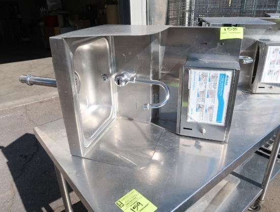 hand sink w/ motion detector & towell dispenser