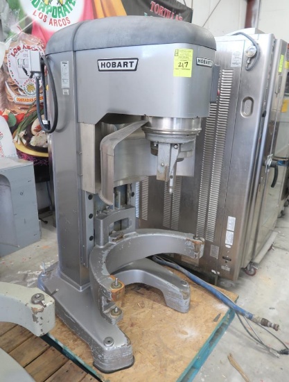 Hobart 140 qt mixer, w/ bowl guard