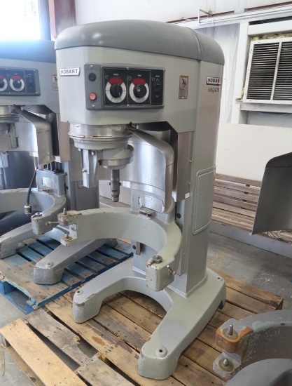 Hobart 140 qt mixer, w/ bowl guard