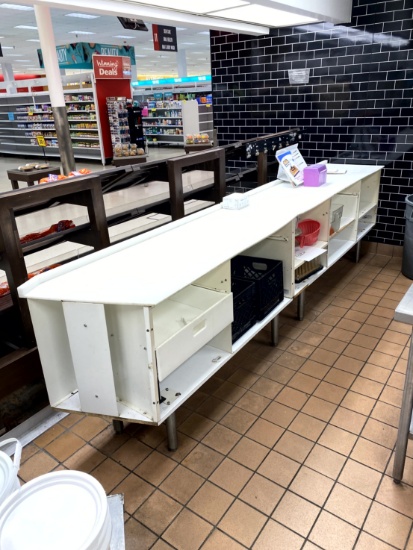 WHITE CABINET WORKSTATION