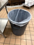 TRASH CAN