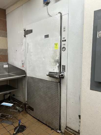 KYSOR PANEL SYSTEMS WALK-IN DOOR W/ LARKIN 3 FAN COIL