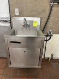 STAINLESS STEEL HAND SINK