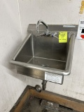 STAINLESS STEEL HAND SINK