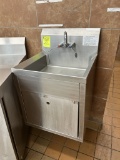 STAINLESS STEEL HAND SINK