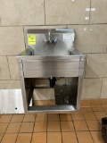 STAINLESS STEEL HAND SINK