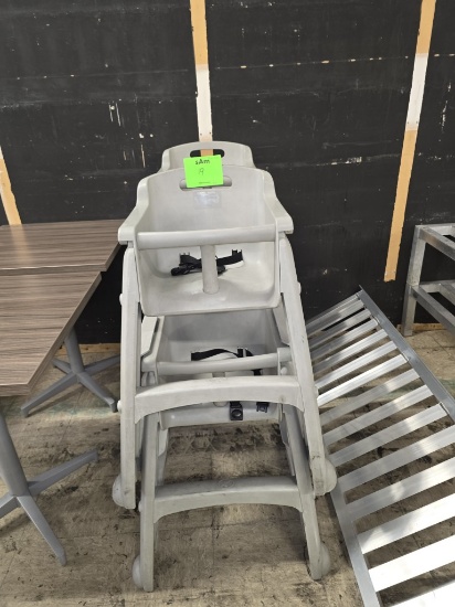 RUBBERMAID CHILD HIGH CHAIRS