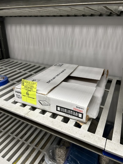 OPEN BOX OF 12IN X 16IN PAN LINERS