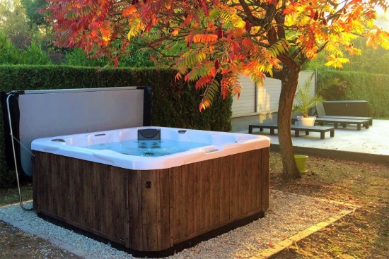 Dimension One Latitude Hot Tub