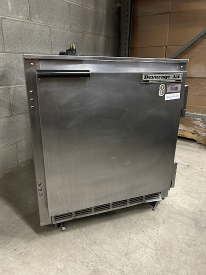 BEVERAGE AIR 27IN UNDERCOUNTER REFRIGERATOR