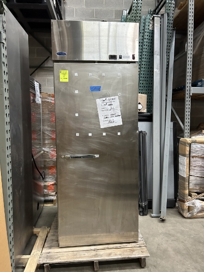 NORLAKE SINGLE DOOR STAINLESS REFRIGERATOR