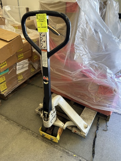 CROWN MANUAL PALLET JACK