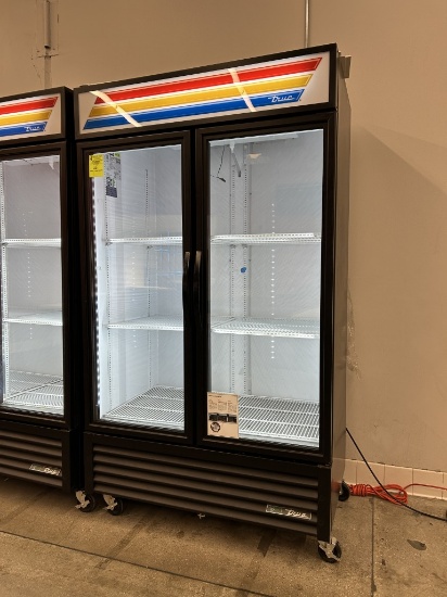 TRUE TWO GLASS DOOR COOLER