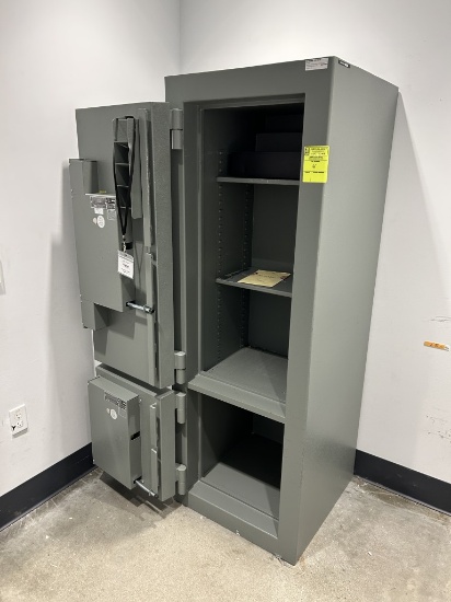 AMSEC TWO COMPARTMENT SAFE W/ DIGITAL PADS