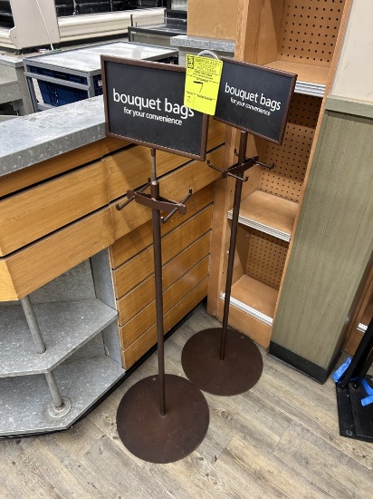 METAL HOOK DISPLAY