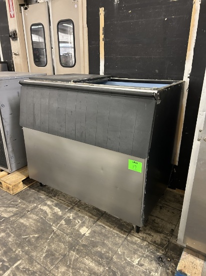 52IN X 33IN X 47IN UNMARKED ICE BIN