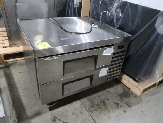 True refrigerated equipment base w/ drawers