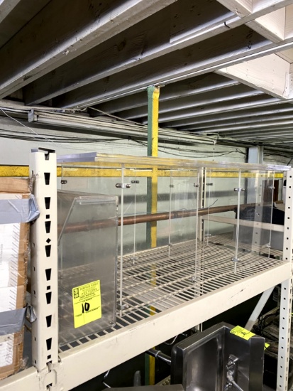 PLASTIC DISPLAY CONTAINER