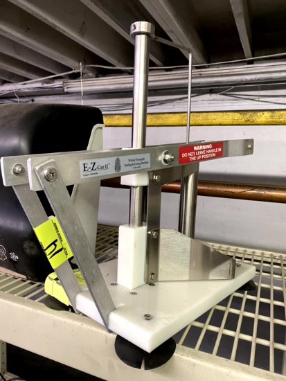 E-Z CUT II PINEAPPLE CORER