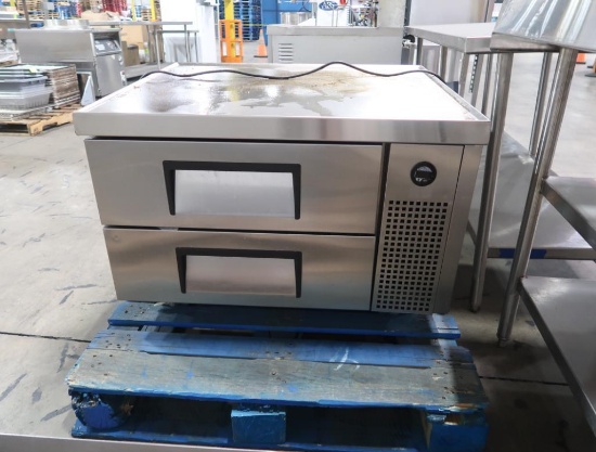 True refrigerated equipment stand, w/ drawers