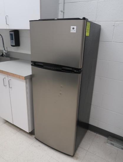 Arctic Chef small refrigerator/freezer