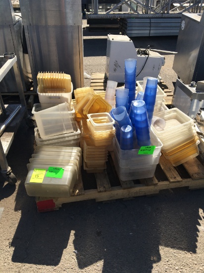 PALLET OF CONTAINERS AND PLASTIC CUPS