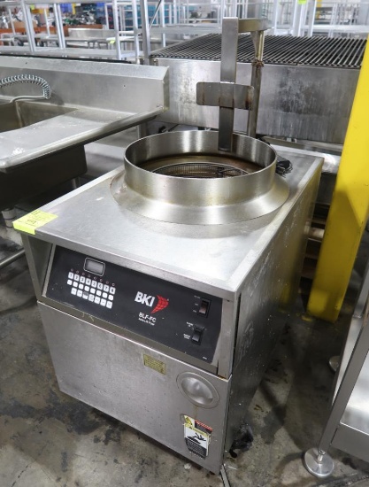 BKI BLF-FC Auto-Lift Fryer