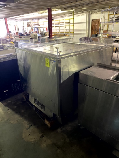 2016 Hill Phoenix Refrigerated Island