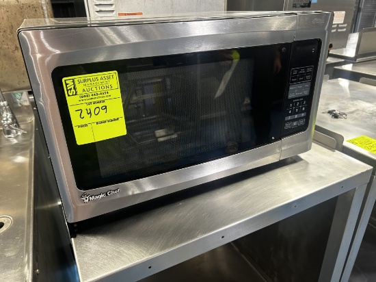 MAGIC CHEF MICROWAVE OVEN